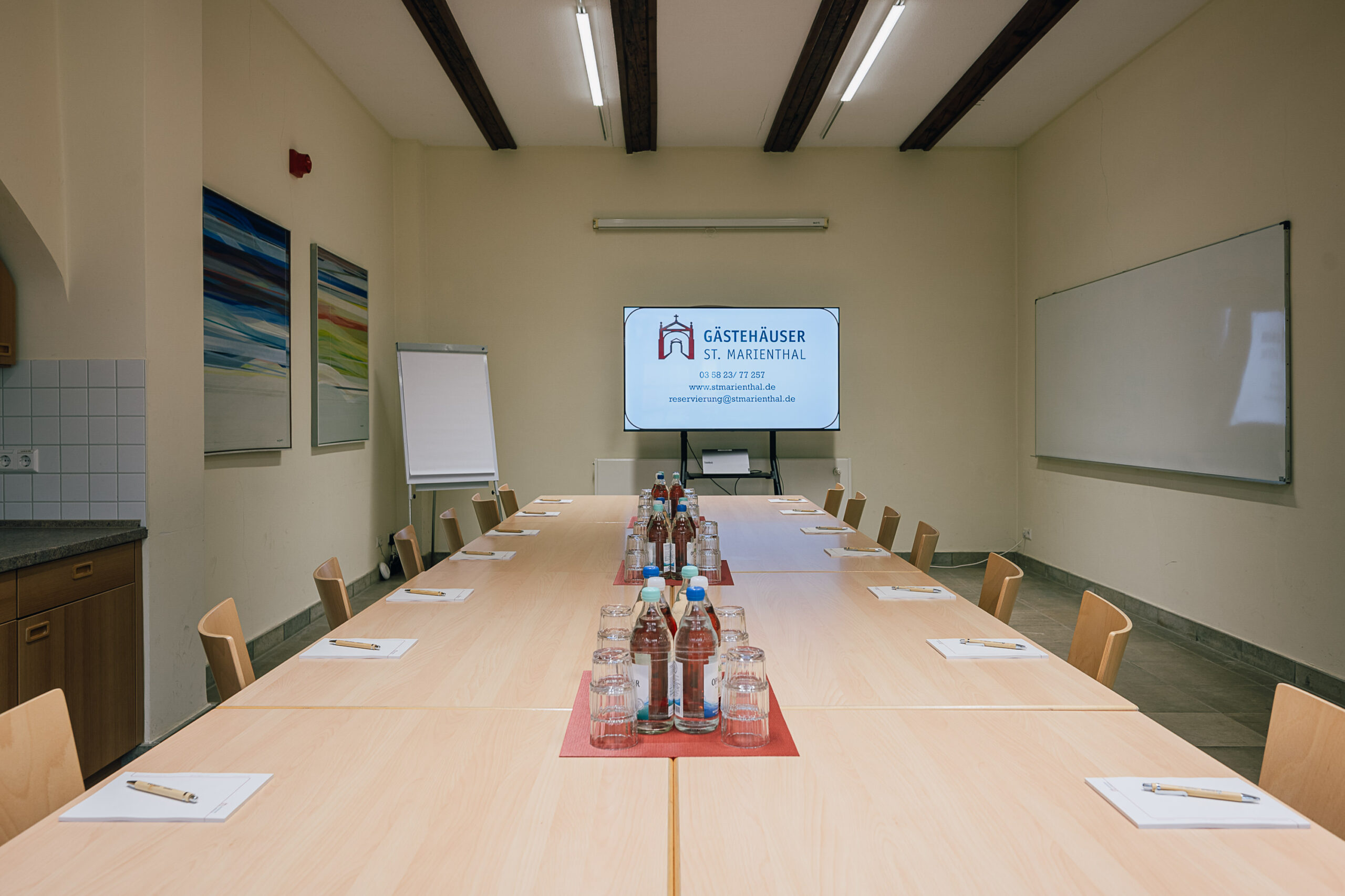 TV im Seminarraum Mühlenscheune