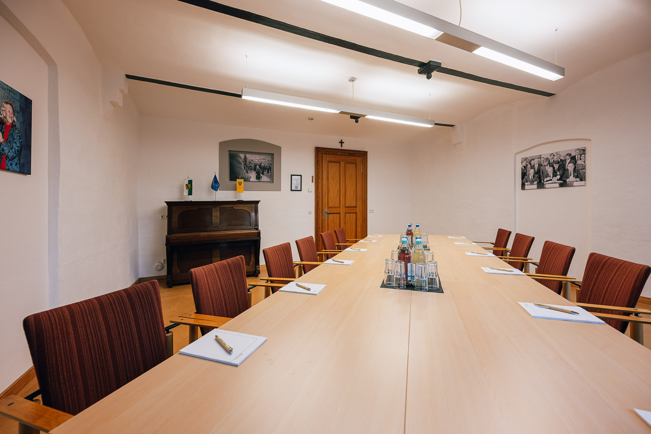 Seminarraum mit Klavier