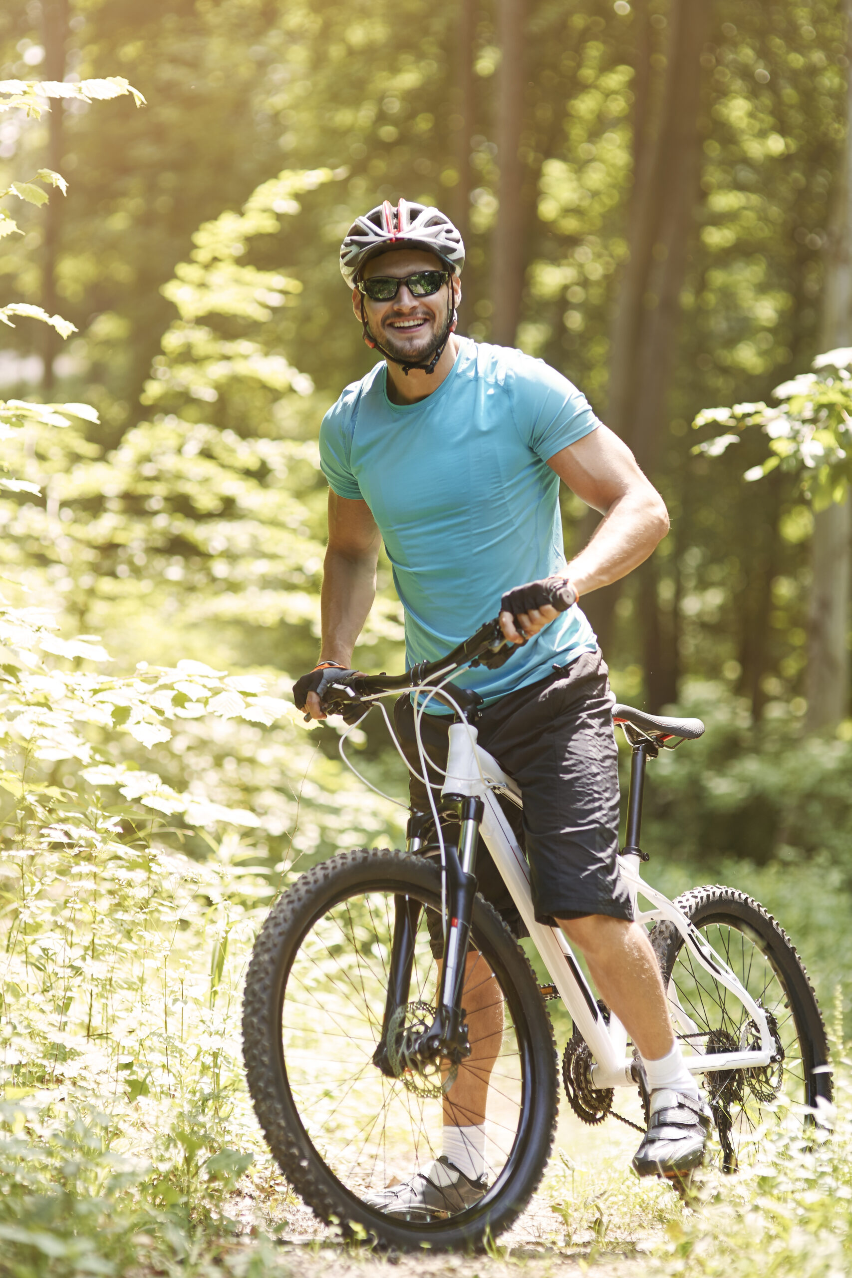 Radfahren im Wald und im Gebirge