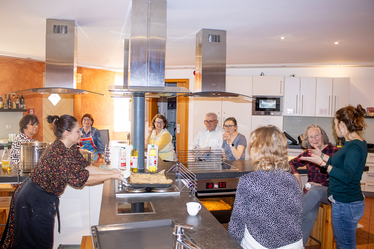eventkueche-gaestehaeuser-09 alle gemeinsam